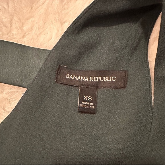 Banana Republic layered shell tank V-neck forest green/deep teal color size XS - Picture 4 of 10